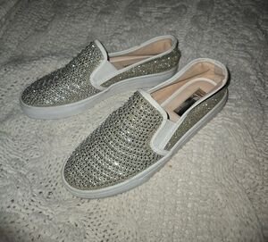 I.N.C  International Concepts Sammee Rhinestone Sip Ons Size 6 M